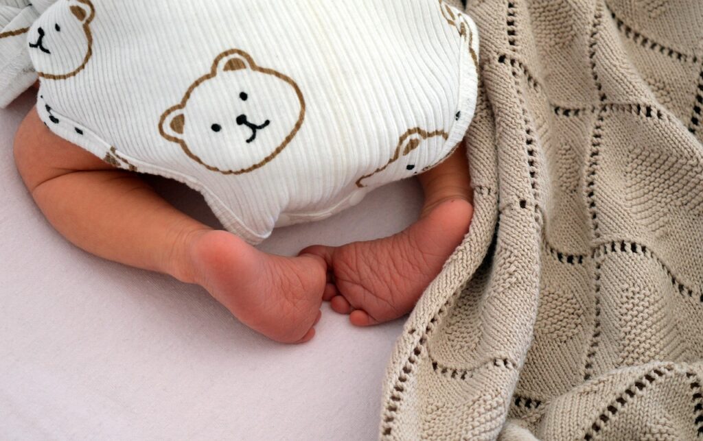 足の臭いに悩む女性が試すべき対策は？